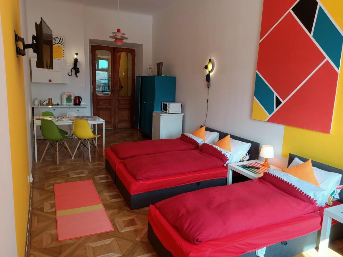 View To The Cracow Basic Apartment Красков Екстериор снимка