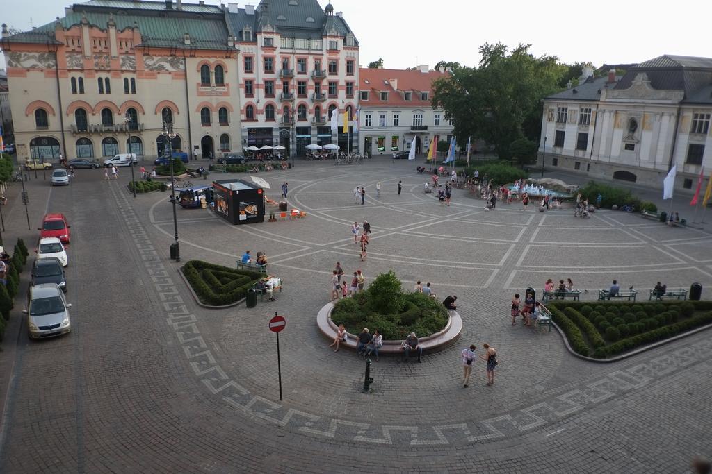 View To The Cracow Basic Apartment Красков Екстериор снимка